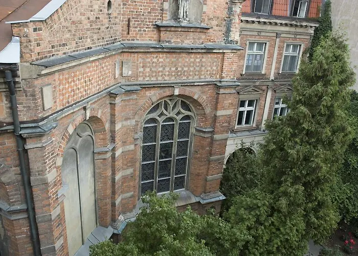 Hostel Red Nose With Self-check In *