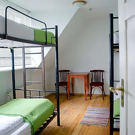 Hostal Red Nose With Self-check In Riga