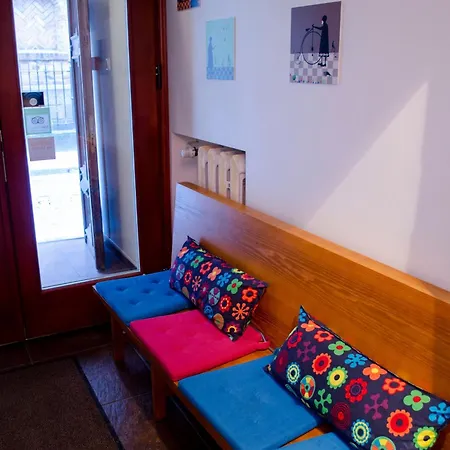 Red Nose With Self-check In 호스텔 *