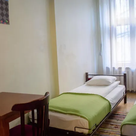 호스텔 Red Nose With Self-check In 리가