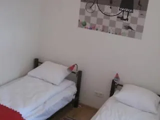 Hostel Red Nose With Self-check In *