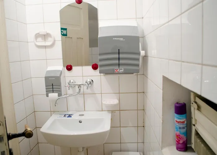 Red Nose With Self-check In Hostel